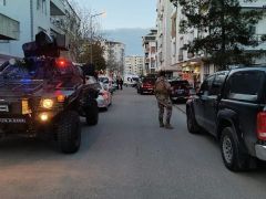 17 yaşındaki çocuk, annesi ile ağabeyini katletti