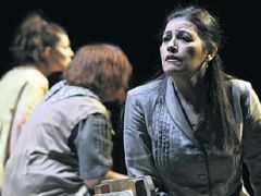 8 Mart sahnede kutlanıyor