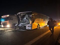 Anadolu Otoyolu’nda kaza: Hostes öldü, 15 yaralı