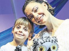 Anne kız aynı sahnede