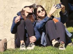 Anne kız selfIe’si