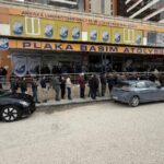 app-plaka-degisiminde-son-gun-yogunlugu-uzun-kuyruklar-olustu-tPqgG6jf.jpg