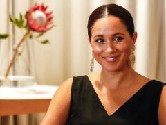 Bakalım bu kelamlara nasıl dayanacak: Kocana bile rol yapıyorsun… Kendine ilişkin bir kişiliğin bile yok!