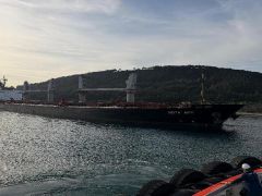 Çanakkale Boğazı’nda gemi karaya oturdu