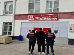 Cezaevinden izinli çıktı, uyuşturucu satarken yakalandı