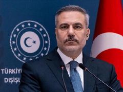 Dışişleri Bakanı Hakan Fidan, Polonyalı mevkidaşı Sikorski ile görüştü