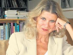 Duygu Asena Ödülü Zeynep Oral’ın