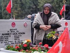 Edirnekapı Şehitliği’nde hüzünlü bayram