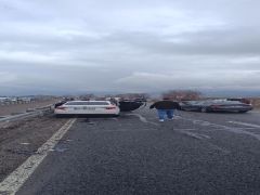 El frenini çekmeyi unuttuğu aracını durdurmaya çalışırken öldü