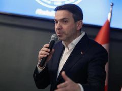 Enerji ve Tabii Kaynaklar Bakanı Bayraktar, Kanada’da