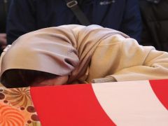 Fatma Nur öğretmen gözyaşlarıyla uğurlandı. Oğlunun vedası yürükleri burktu