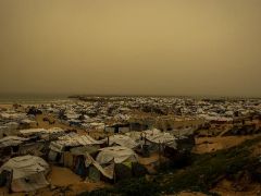 Gazze’yi kum fırtınası vurdu