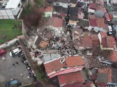 İstanbul Fatih’te iki bina çöktü