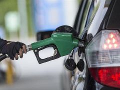 İstasyonlarda kuyruk oluşmuştu: Motorine yapılacak olan dev zam iptal edildi!