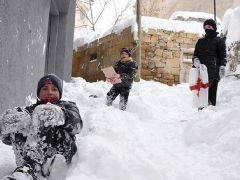 Kent güne 15 santimetre karla uyandı