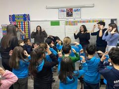 Liselilerin dayanışma ruhu okulun duvarlarını aştı