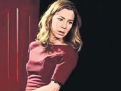 Londra’da tek başına perde açtı