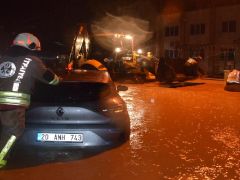 Manisa’da sağanak hayatı olumsuz etkiledi