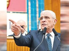 ‘Mollaların alternatifi kuklalar olamaz’