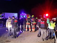 Otomobil şarampole devrildi: 1 ölü, 6 yaralı