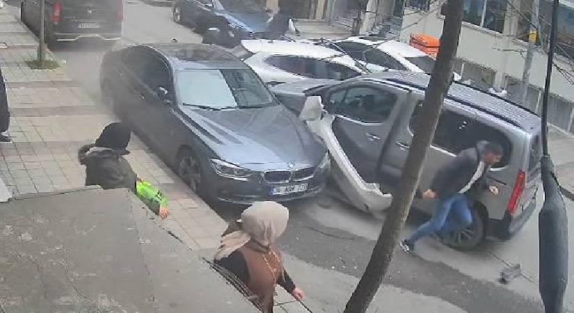 Sultangazi’de trafik kavgası kamerada!