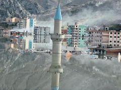 Suyun hikâyesi karşı kıyıdan yola çıkıyor