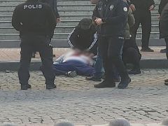 Tahliye edilen tacizcisini duruşma çıkışında öldürdü