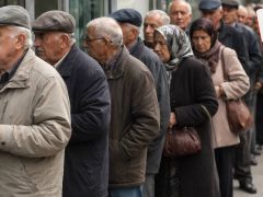 Yılların alın terinin karşılığı cep harçlığı: Emekliye sadaka kültürü