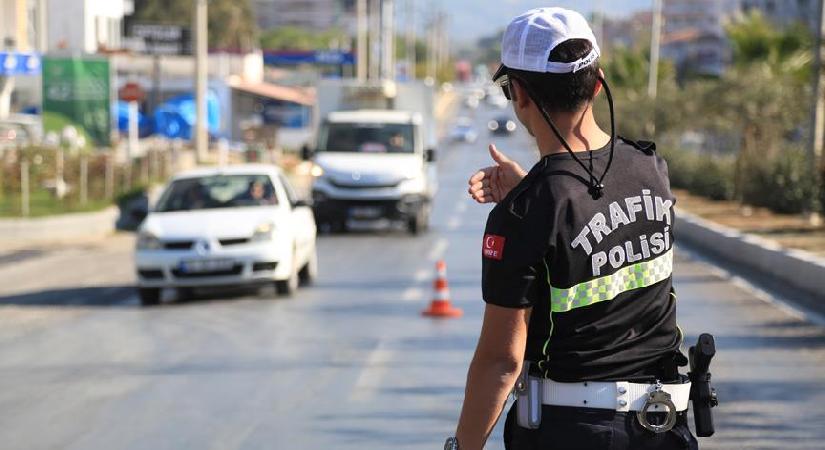 10 bin polisin mezuniyeti öne çekildi. Haziranda mezun olacaklar