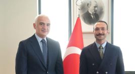 Bakan Ersoy ile Görkem Sevindik bir arada. Tehditlere karşı ortak duruş