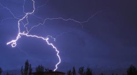 Bangladeş’te yıldırımlar 14 kişiyi öldürdü