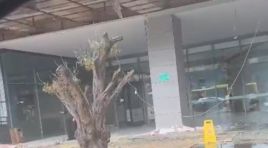 Batman’da sağanak sele neden odu, AVM girişinde tavan çöktü