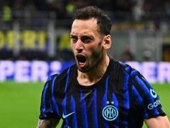 Cesc Fabregas’tan Hakan Çalhanoğlu’na büyük övgü: ‘Ona hayranım!’
