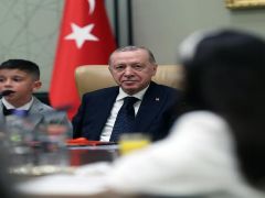 Cumhurbaşkanı Erdoğan çocuklarla buluştu