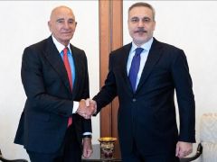 Dışişleri Bakanı Hakan Fidan, ABD Büyükelçisi Barrack ile görüştü