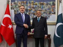 Dışişleri Bakanı Hakan Fidan, Pakistanlı mevkidaşı Dar ile görüştü