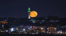 İstanbul’da dolunay büyüledi