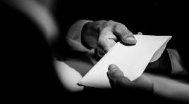 İsveç’te bilinmeyen doküman skandalı: Diplomatın konutundan çıktı