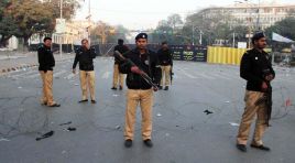 Pakistan’da polis karakoluna terör saldırısı: Meyyit ve yaralılar var