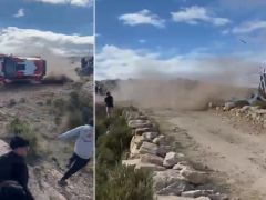 Ralli aracı seyircinin arasına daldı. 1 ölü, 3 yaralı