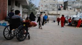 Savaş kalıntılarının ardındaki hayat. Eli ve diz kapağı ampute edildi, uluslararası çağrı yaptı