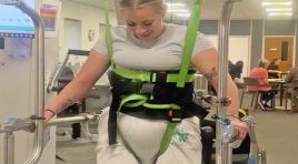 Sıradan bir sırt ağrısı sandı, hayatı kabusa döndü! 19 yaşındaki genç bayan göğsünden aşağı felç kaldı