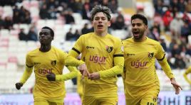 Sivasspor konutunda İstanbulspor’a kaybetti!