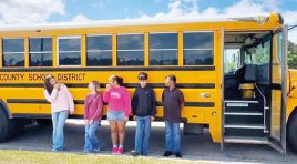 Sürücü bayıldı, otobüsü öğrenciler durdurdu