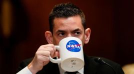Trump’ın gündemi UFO’lar ve NASA yöneticisinin “kepçe kulakları”