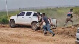 Türkiye sınırında, insan kaçakçılarıyla kovalamaca