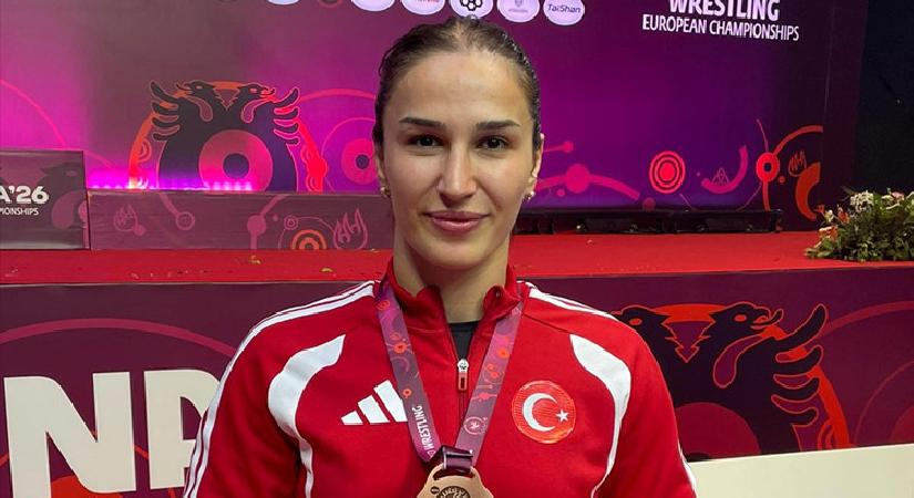 Ulusal güreşçi Buse Tosun Çavuşoğlu bronz madalya kazandı!