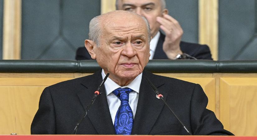 Bahçeli’den İstanbul’un fethi iletisi. ”Türk askeri dehasının tarihin seyrine vurduğu mühür”