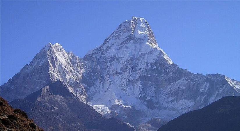 Everest’e tırmanan dağcı dünya rekoru kırdı