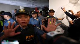 Filipinler Senatosu’nda silahlar patladı